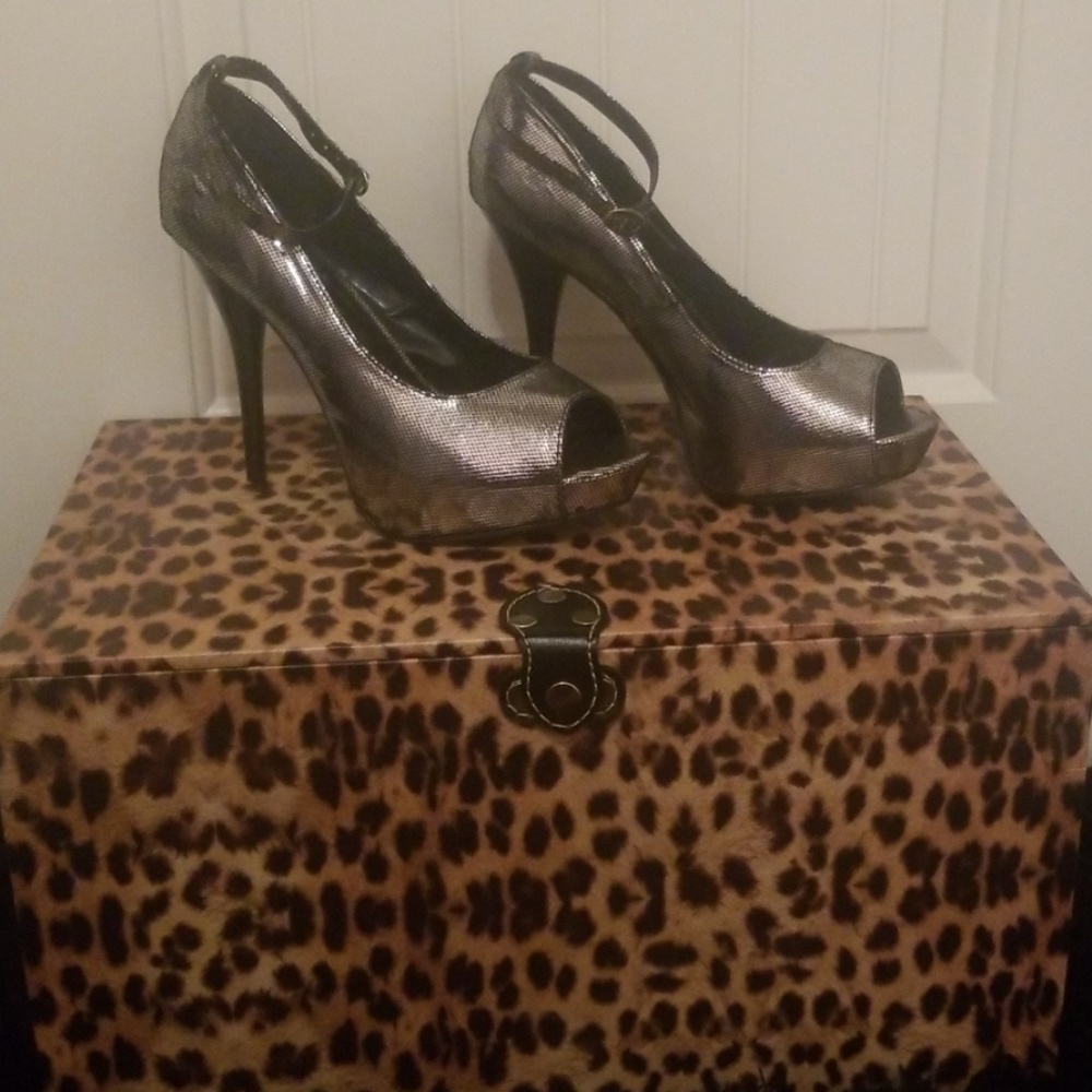 Black heels